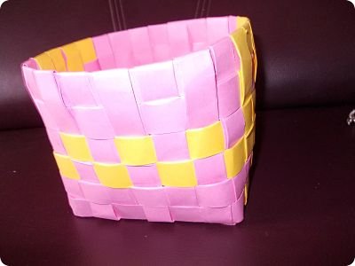 how to make a paper basket weave